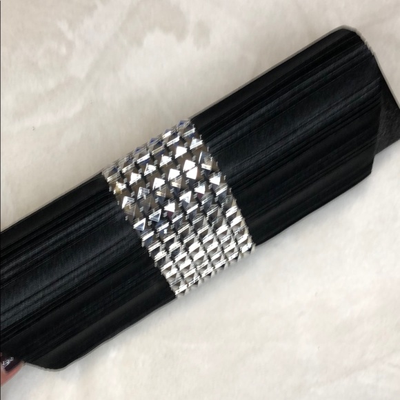 Clutch black with stub wraps around satin fashion - Picture 2 of 8
